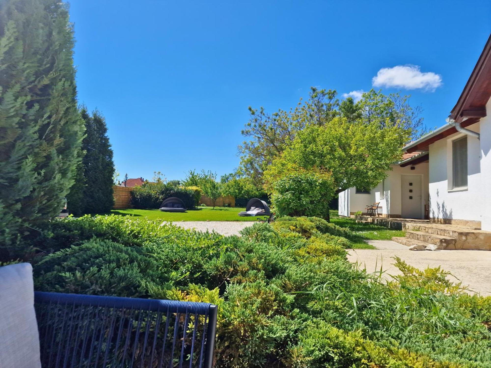 The Secret Garden - Keszthely Bed and Breakfast Εξωτερικό φωτογραφία