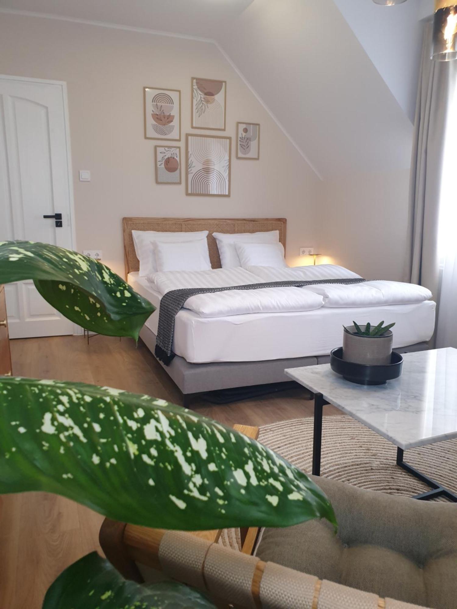 The Secret Garden - Keszthely Bed and Breakfast Εξωτερικό φωτογραφία